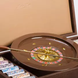 Exclusive Alligator roulette set made of leather, brown